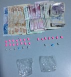 SARIÇAM DERESİ - Köprü Korkuluğunda Uyuşturucu Hap Ele Geçirildi