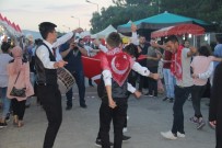 GÜMELE - Asker Adayları, Dev Türk Bayrağı Açıp Eğlence İçin Para Topladı