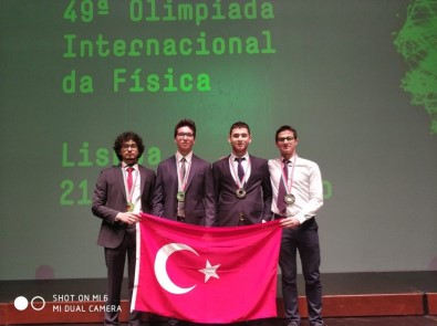 Bahçeşehir Koleji Portekiz'den Madalyalarla Döndü