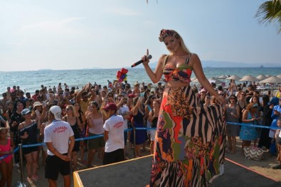 Dj Suat Ateş Dağlı Ve Popçu Gökçe Kırgız'dan Plaj Partisi