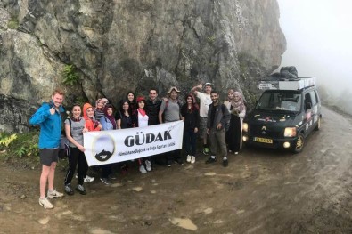 Gümüşhaneli Dağcılar Dünyanın En Tehlikeli Yolunda