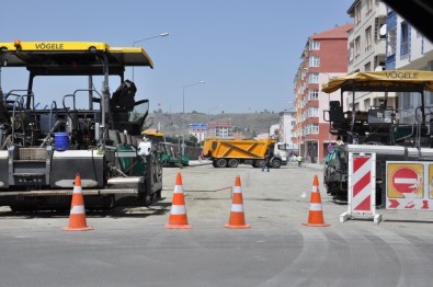 Karayolları Kars'ın Şehir İçi Bağlantı Yollarını Da Sıcak Asflat Yapıyor