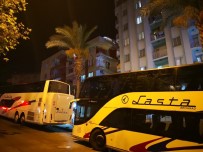Kuşadası'nda Turist Otobüsüne Molotoflu Saldırı