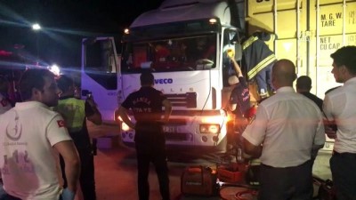 Manisa'da 2 Tırın Arasında Sıkışan Sürücü Öldü