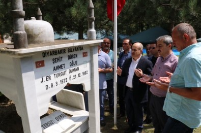 Şehit Turgut Duman'ın Kabri Ziyaret Edildi