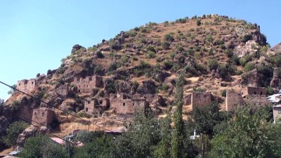 Çukurca'daki Tarihi Kale Evleri Turizme Kazandırılacak