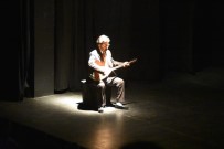 BELGESEL - Hasret Gültekin'in hayatı tek kişilik türkü müzikalinde
