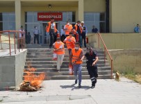 YÜKSEKOVA DEVLET HASTANESİ - Hastanedeki Yangın Tatbikatı Gerçeği Aratmadı