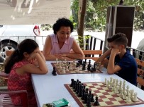 SATRANÇ FEDERASYONU - Kas Hastalarına Destek Amaçlı Düzenlenen Etkinlikler İstanbul'da Başladı