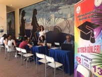 İZMIR İL MILLI EĞITIM MÜDÜRLÜĞÜ - Milli Eğitim Müdürlüğünden Adaylara Tercih Danışmanlık Komisyonu