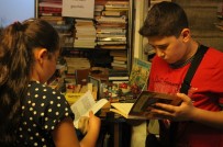 EBRAR - (Özel) Çocuklar İçin Çöpten Kitap Topluyor