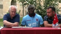 BONUS - Trabzonspor, Toure İle Sözleşme İmzaladı