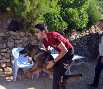 Hatay'da Kaybolan Küçük Ufuk Özel Köpeklerle Aranıyor