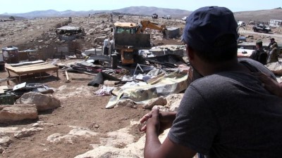 İsrail Askerleri Kudüs'ün Doğusunda Filistinlilere Ait 40 Ev Ve Ağılı Yıktı