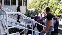 ORMAN ARAZİSİ - Kına Dönüşü Katliamın Sanıkları Hakim Karşısına Çıktı, Duruşma Sonunda Taraflar Birbirine Girdi