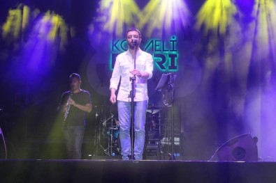 Mehmet Erdem'den Kocaeli'de Muhteşem Konser