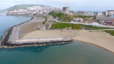 Sinop'un Kumkapı Sahilindeki Kötü Deniz Kokusu Vatandaşları Rahatsız Ediyor