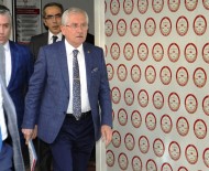TEMEL KARAMOLLAOĞLU - YSK Başkanı Güven, Erdoğan'ın Mazbatasını Teslim Ediyor