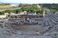 OKALIPTUS - Ayaş Antik Tiyatrosu 2 Bin Yıl Sonra Perdelerini Açıyor