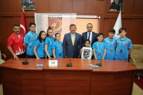 ŞÜKRÜ KARABACAK - Darıcalı Karatecileri Olimpiyat Heyecanı Sardı