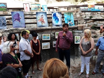 Foça'da, Hayatını Kaybeden Ressam İçin Sergi Vefası