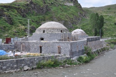 Kars'ta Tarihi Hamamların Restorasyonu Devam Ediyor