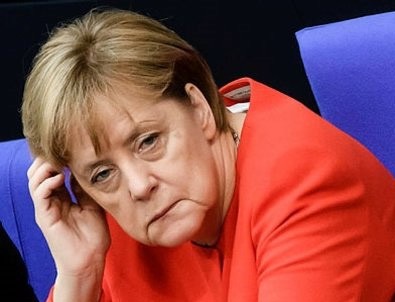 Merkel, Avrupa'ya mülteci akınından Türkiye'nin AB tarafından ihmal edilmesini sorumlu tuttu
