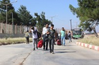GÜMRÜK MUHAFAZA - 'Ülkenize Dönün' Diyen Esad Rejimine Suriyelilerden Tepki