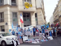 FRANSIZ POLİSİ - Uygur Türkleri Paris'te Çin Konsolosluğu Karşısında Gösteri Yaptı
