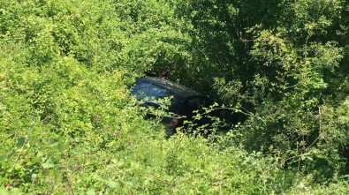 Bartın'da Otomobil Şarampole Uçtu Açıklaması 2 Ölü, 3 Yaralı
