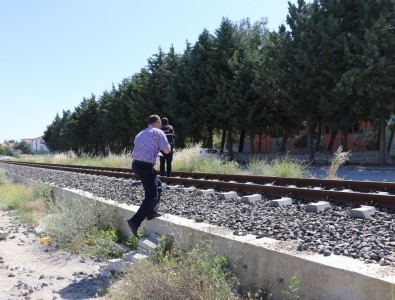 Burdur'da Trenin Çarptığı Yaya Ağır Yaralandı