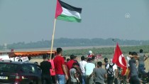 Gazzeli Selim Yaralı Katıldığı Gösterilerde Yine Türk Bayrağı Açtı