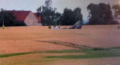 Polonya'da Savaş Uçağı Düştü, Pilot Hayatını Kaybetti
