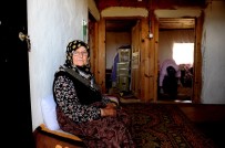 BAHAR TEMİZLİĞİ - 50 Yıldır Dağ Köyünde Yalnız Yaşıyor