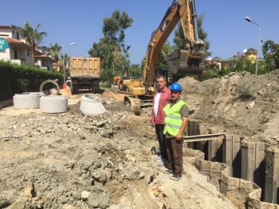 Davutlar'da Kanalizasyon İnşaatı Devam Ediyor
