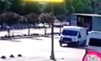 TIR ŞOFÖRÜ - Tırdan Minibüslü Hırsızlık Kamerada