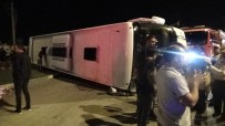 TIR ŞOFÖRÜ - Tırla Yolcu Otobüsü Çarpıştı Açıklaması 1 Ölü, 13 Yaralı