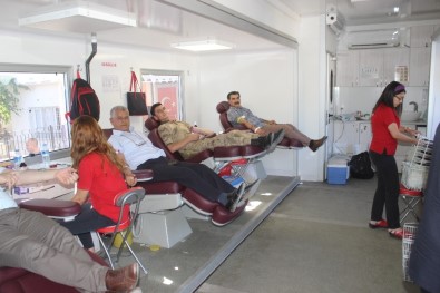 Yavuzeli'nde Kan Bağışı Kampanyası