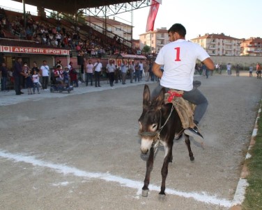 Akşehir'de Eşeğe Binme Ve En Güzel Gözlü Eşek Yarışları Yapıldı