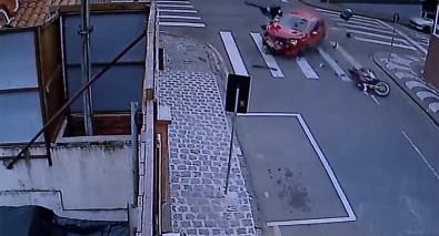 Işık İhlali Yaptı, Ağır Şekilde Yaralandı