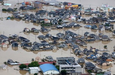 Japonya'daki Sel Felaketinde Ölü Sayısı 64'E Yükseldi