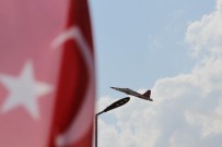 Türk Yıldızları'ndan Yalvaç'ta Nefes Kesen Gösteri Haberi