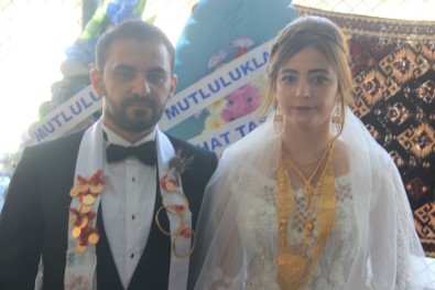 Başkan Kaya'nın Oğluna Miting Gibi Düğün