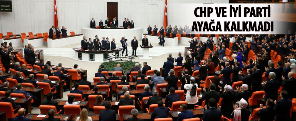 Erdoğan'ın yemininde CHP'liler ve İYİ Partililer ayağa kalkmadı