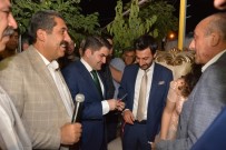 AHMET KARATEPE - Nişan Yüzüklerini Belediye Başkanı Taktı