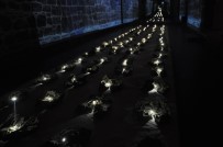 ÇARıKLAR - Türk Askerlerinin Eksi 40 Derece Soğukta Giydiği Çarıklar Ziyaretçilerine Duygu Seli Yaşatıyor