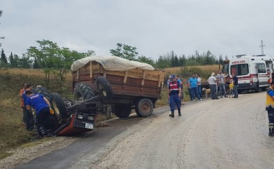 Bilecik'te Traktör İle Otomobil Çarpıştı Açıklaması 1 Ölü, 2 Yaralı