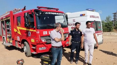 Devrilen Kamyonda Sıkışan Sürücüyü İtfaiye Kurtardı