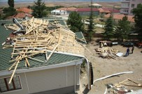 KÖSELI - Bala'da fırtına ve hortum evlerin çatısını uçurdu