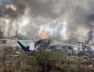 Meksika'da uçak düştü